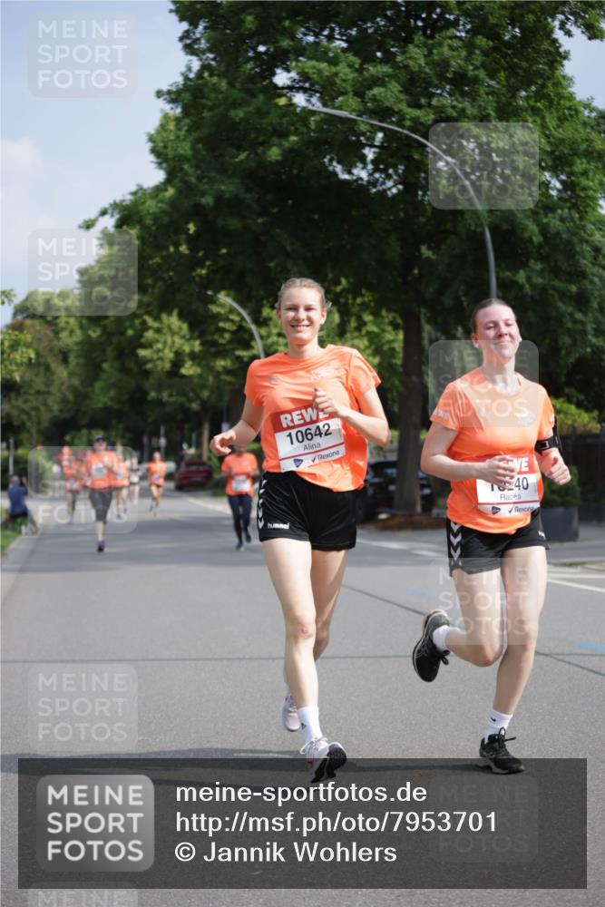 15.06.2025 - REWE Women's Run Jannik Wohlers http://msf.ph/oto/7953701 15.06.2025 08:48:54 Laufen 10642 meine-sportfotos.de