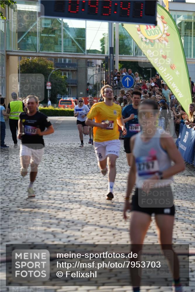 13.06.2025 - Holstenköstenlauf Felixshl http://msf.ph/oto/7953703 13.06.2025 19:43:40 Laufen 2278, 2296, 2637, 2767, 3073, 3132, 3224, 3781 meine-sportfotos.de
