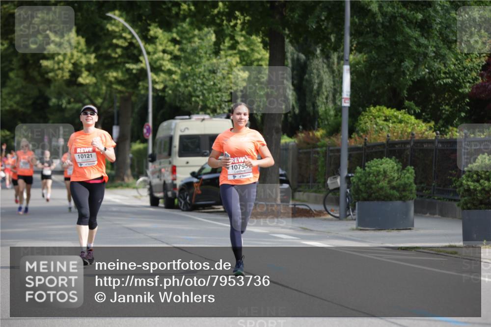 15.06.2025 - REWE Women's Run Jannik Wohlers http://msf.ph/oto/7953736 15.06.2025 08:48:58 Laufen 10121, 10795 meine-sportfotos.de