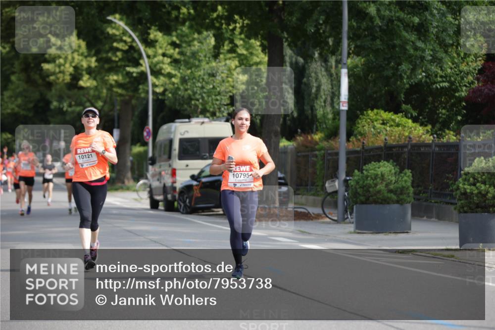15.06.2025 - REWE Women's Run Jannik Wohlers http://msf.ph/oto/7953738 15.06.2025 08:48:58 Laufen 10121, 10795 meine-sportfotos.de