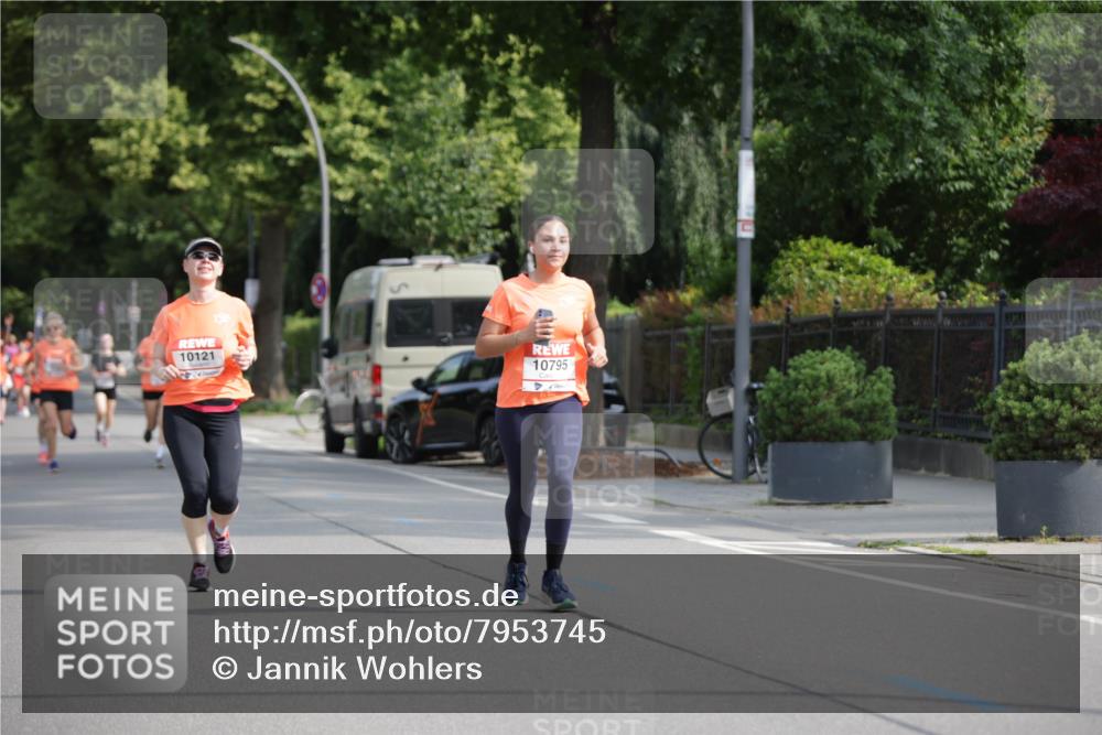 15.06.2025 - REWE Women's Run Jannik Wohlers http://msf.ph/oto/7953745 15.06.2025 08:48:58 Laufen 10121, 10795 meine-sportfotos.de