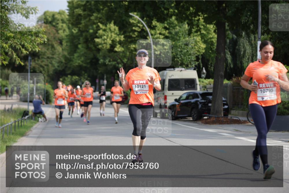 15.06.2025 - REWE Women's Run Jannik Wohlers http://msf.ph/oto/7953760 15.06.2025 08:48:59 Laufen 10121, 10795 meine-sportfotos.de