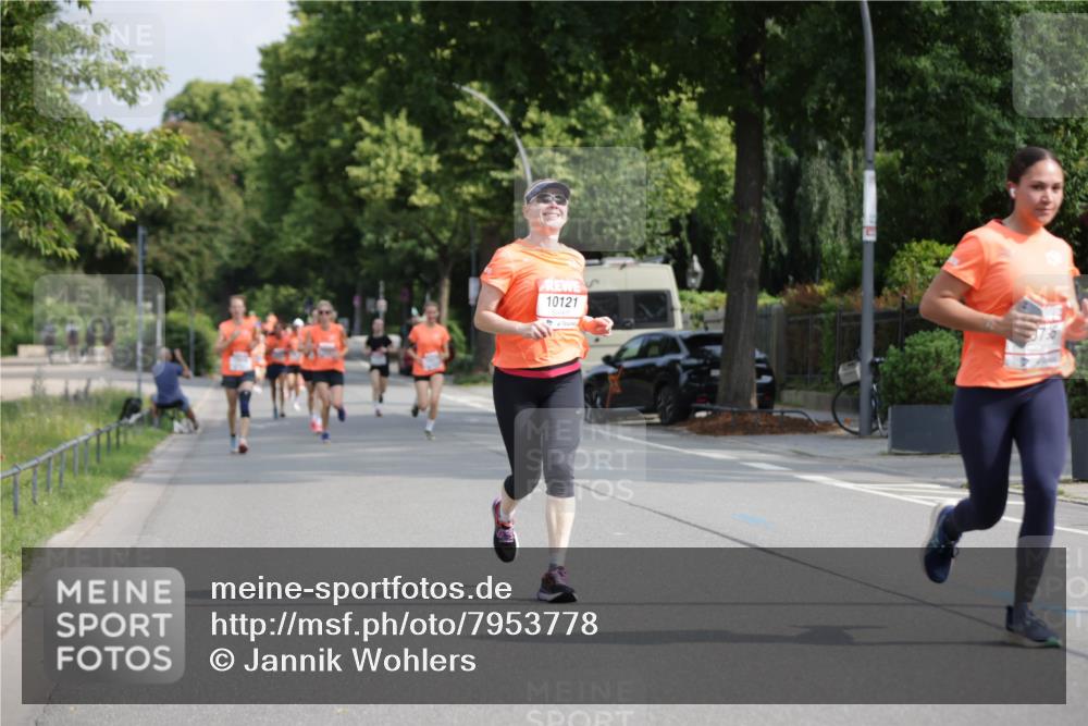 15.06.2025 - REWE Women's Run Jannik Wohlers http://msf.ph/oto/7953778 15.06.2025 08:48:59 Laufen 10121 meine-sportfotos.de