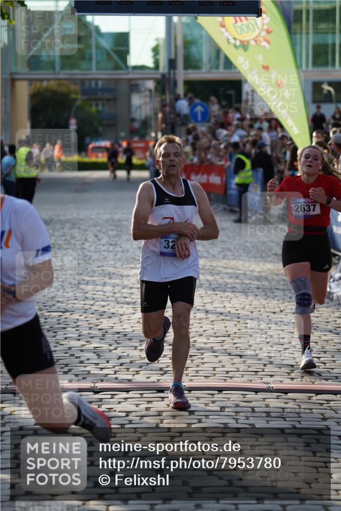 13.06.2025 - Holstenköstenlauf Felixshl http://msf.ph/oto/7953780 13.06.2025 19:43:47 Laufen 2278, 2637, 3224 meine-sportfotos.de