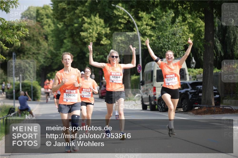 15.06.2025 - REWE Women's Run Jannik Wohlers http://msf.ph/oto/7953816 15.06.2025 08:49:04 Laufen 10079, 10496, 10364, 10571 meine-sportfotos.de