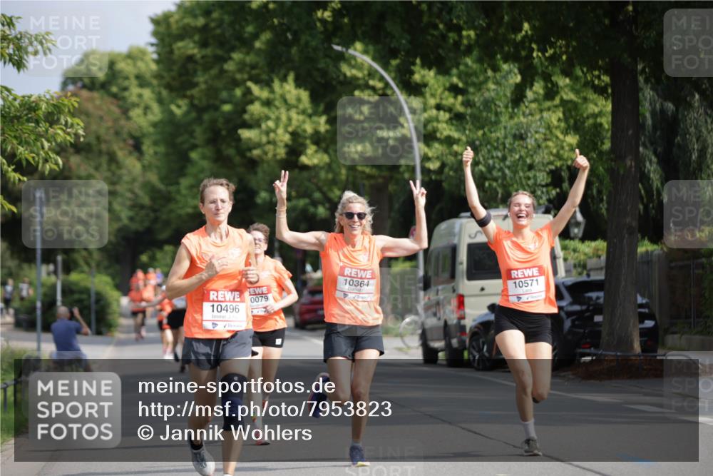 15.06.2025 - REWE Women's Run Jannik Wohlers http://msf.ph/oto/7953823 15.06.2025 08:49:04 Laufen 0079, 10496, 10364, 10571 meine-sportfotos.de