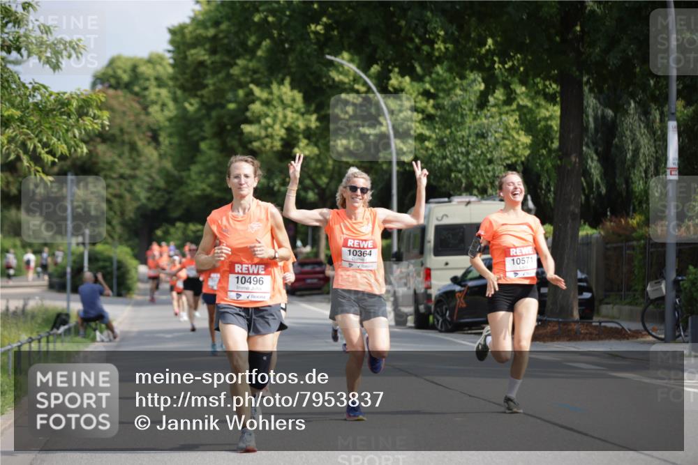 15.06.2025 - REWE Women's Run Jannik Wohlers http://msf.ph/oto/7953837 15.06.2025 08:49:05 Laufen 10496, 10364, 10571 meine-sportfotos.de