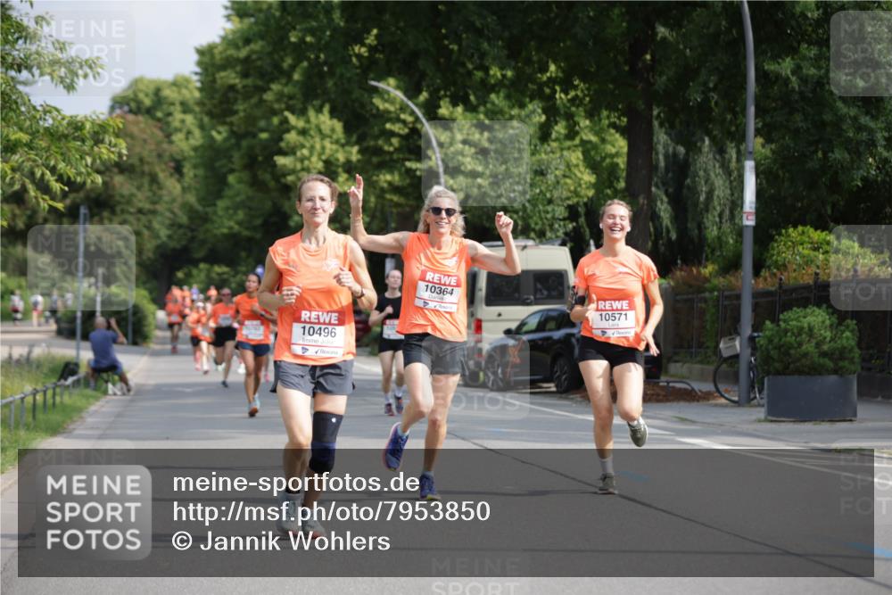 15.06.2025 - REWE Women's Run Jannik Wohlers http://msf.ph/oto/7953850 15.06.2025 08:49:05 Laufen 10496, 10364, 10571 meine-sportfotos.de