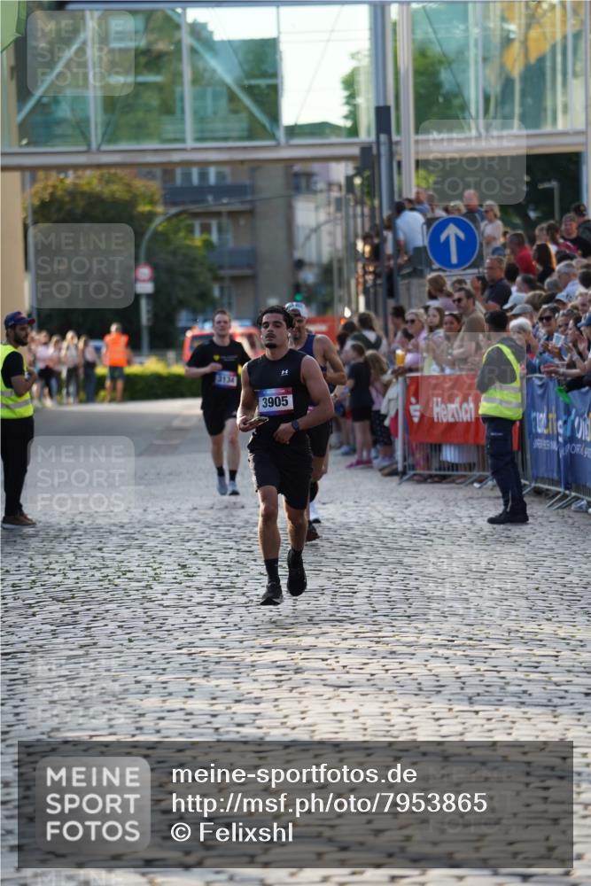 13.06.2025 - Holstenköstenlauf Felixshl http://msf.ph/oto/7953865 13.06.2025 19:43:58 Laufen 2649, 2683, 3134, 3905 meine-sportfotos.de