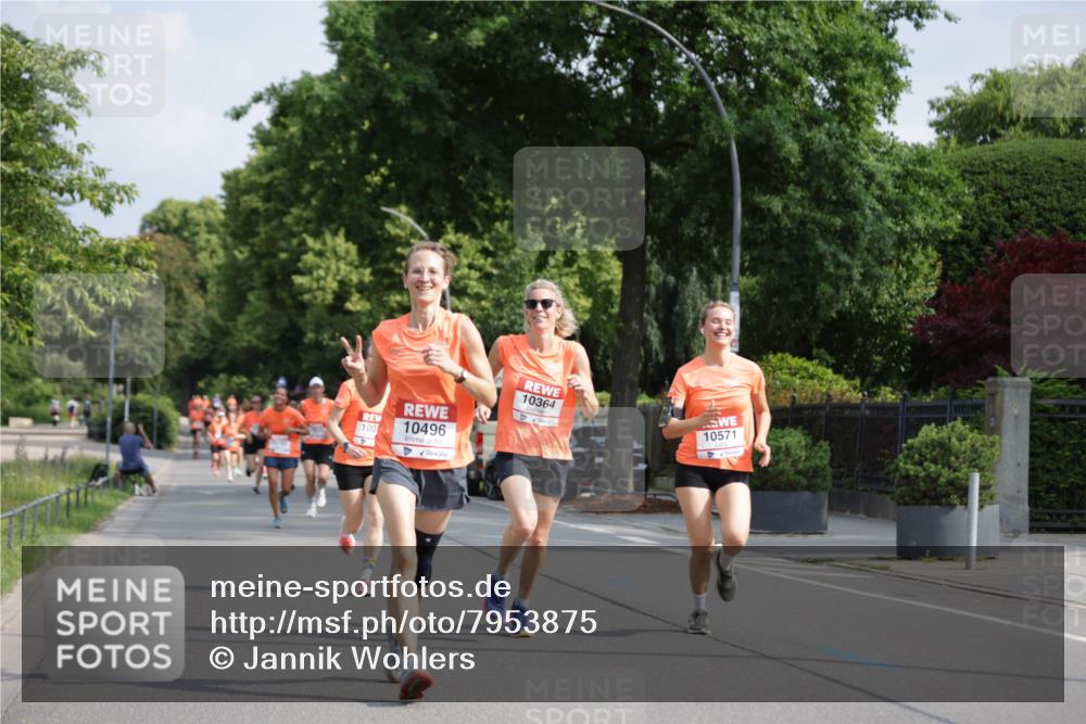 15.06.2025 - REWE Women's Run Jannik Wohlers http://msf.ph/oto/7953875 15.06.2025 08:49:06 Laufen 100, 10496, 10364, 10571 meine-sportfotos.de