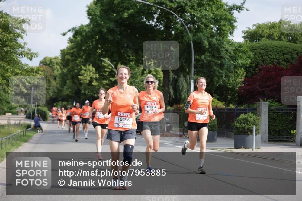 15.06.2025 - REWE Women's Run Jannik Wohlers http://msf.ph/oto/7953885 15.06.2025 08:49:06 Laufen 100, 10496, 10364 meine-sportfotos.de