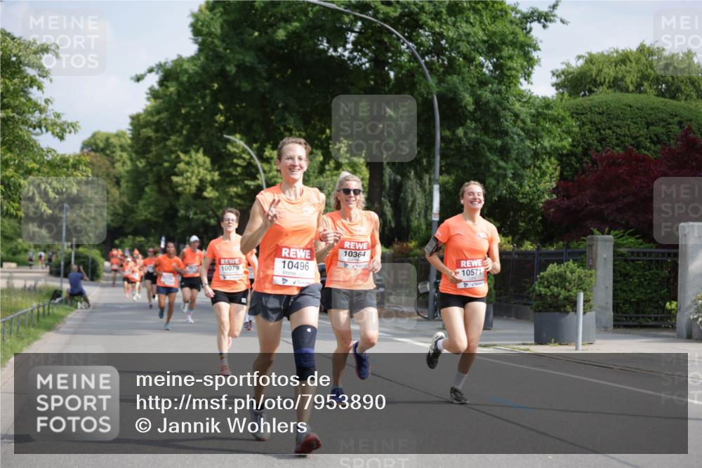15.06.2025 - REWE Women's Run Jannik Wohlers http://msf.ph/oto/7953890 15.06.2025 08:49:06 Laufen 10079, 10496, 10364, 10571 meine-sportfotos.de
