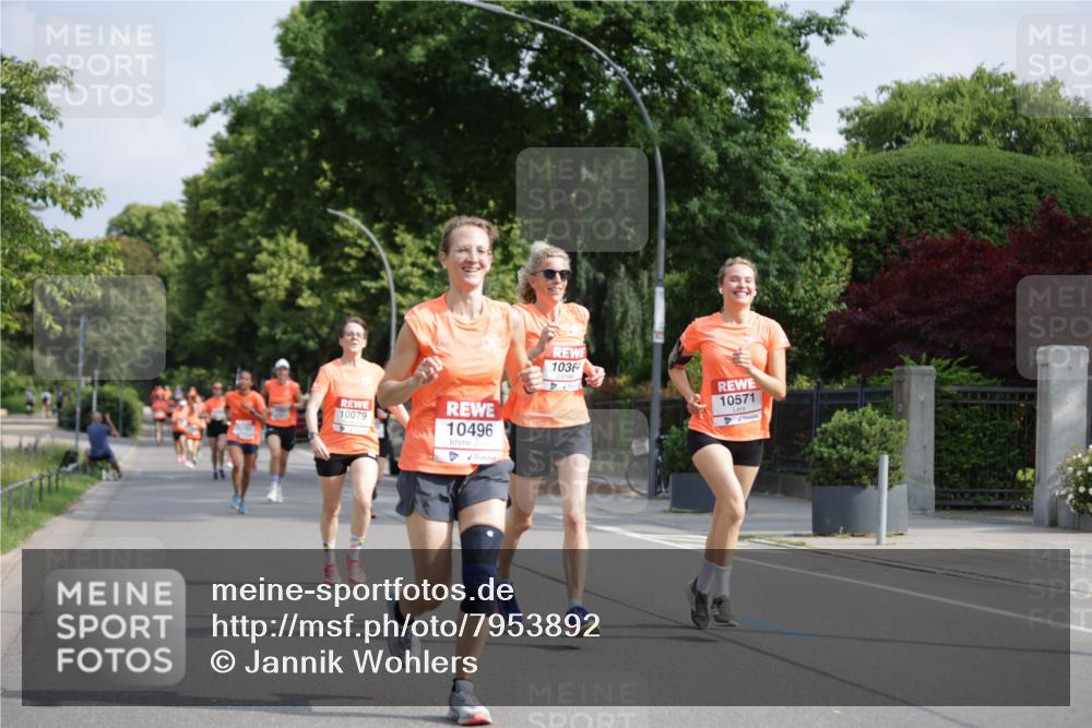 15.06.2025 - REWE Women's Run Jannik Wohlers http://msf.ph/oto/7953892 15.06.2025 08:49:06 Laufen 10079, 10496, 1036, 10571 meine-sportfotos.de