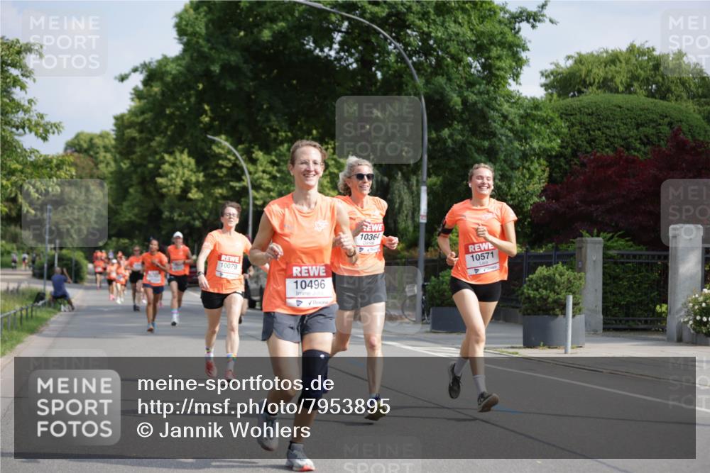 15.06.2025 - REWE Women's Run Jannik Wohlers http://msf.ph/oto/7953895 15.06.2025 08:49:07 Laufen 10079, 10496, 10364, 10571 meine-sportfotos.de