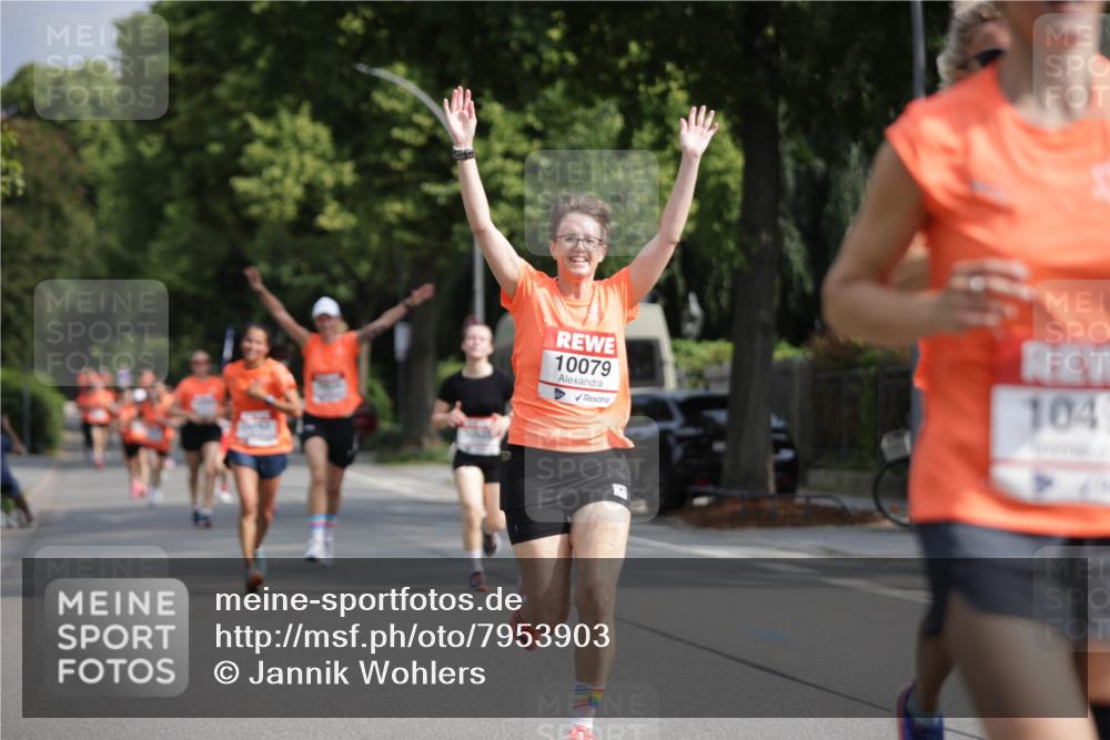 15.06.2025 - REWE Women's Run Jannik Wohlers http://msf.ph/oto/7953903 15.06.2025 08:49:07 Laufen 10079, 104 meine-sportfotos.de