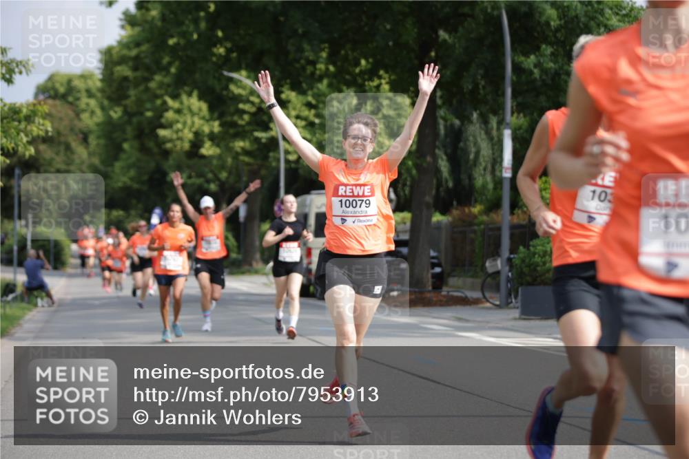 15.06.2025 - REWE Women's Run Jannik Wohlers http://msf.ph/oto/7953913 15.06.2025 08:49:07 Laufen 10525, 10079, 103, 10 meine-sportfotos.de