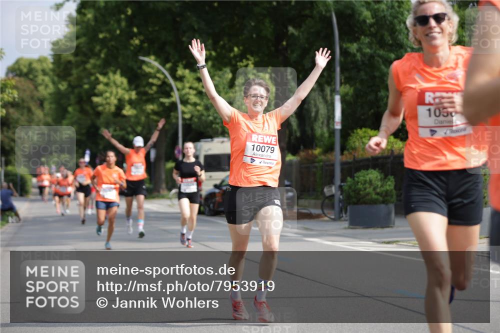 15.06.2025 - REWE Women's Run Jannik Wohlers http://msf.ph/oto/7953919 15.06.2025 08:49:08 Laufen 10079, 1050 meine-sportfotos.de