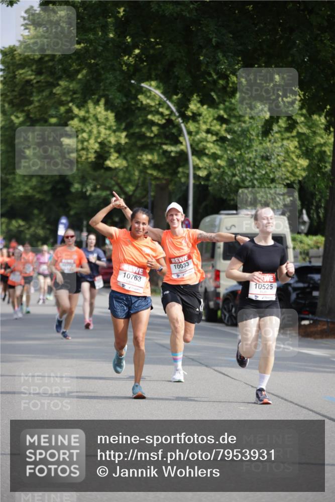 15.06.2025 - REWE Women's Run Jannik Wohlers http://msf.ph/oto/7953931 15.06.2025 08:49:09 Laufen 10033, 10775, 10763, 10525 meine-sportfotos.de