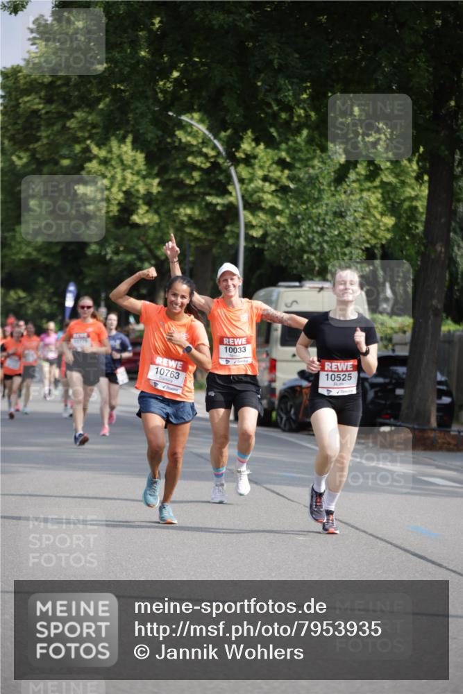 15.06.2025 - REWE Women's Run Jannik Wohlers http://msf.ph/oto/7953935 15.06.2025 08:49:09 Laufen 10775, 10763, 10033, 10525 meine-sportfotos.de