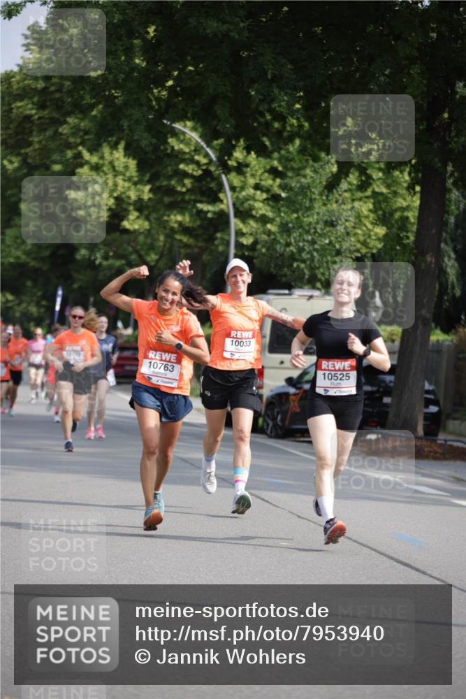 15.06.2025 - REWE Women's Run Jannik Wohlers http://msf.ph/oto/7953940 15.06.2025 08:49:09 Laufen 10033, 10763, 10775, 10525 meine-sportfotos.de