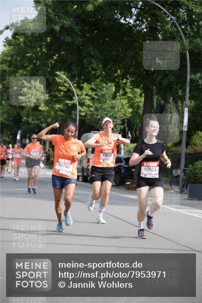 15.06.2025 - REWE Women's Run Jannik Wohlers http://msf.ph/oto/7953971 15.06.2025 08:49:10 Laufen 10775, 10763, 10033, 10525 meine-sportfotos.de