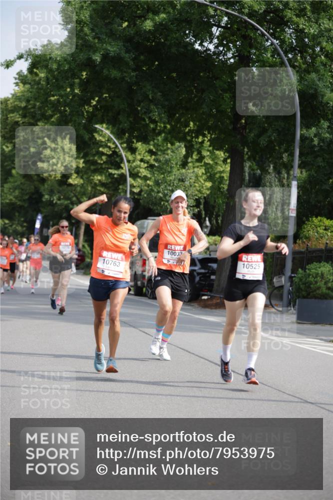15.06.2025 - REWE Women's Run Jannik Wohlers http://msf.ph/oto/7953975 15.06.2025 08:49:10 Laufen 10033, 7, 10525, 10763 meine-sportfotos.de