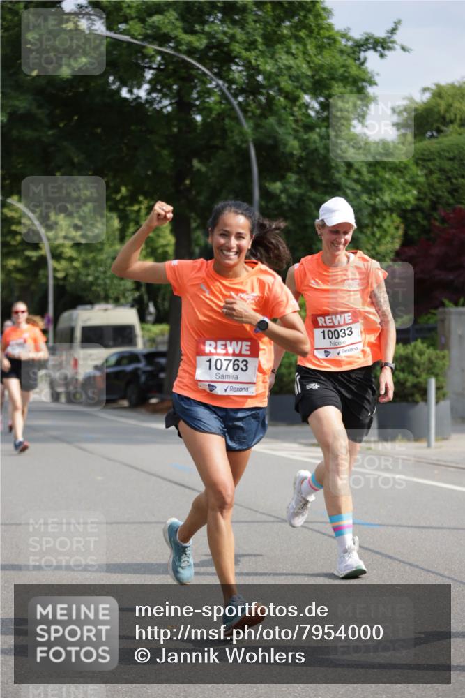 15.06.2025 - REWE Women's Run Jannik Wohlers http://msf.ph/oto/7954000 15.06.2025 08:49:12 Laufen 10763, 10033 meine-sportfotos.de