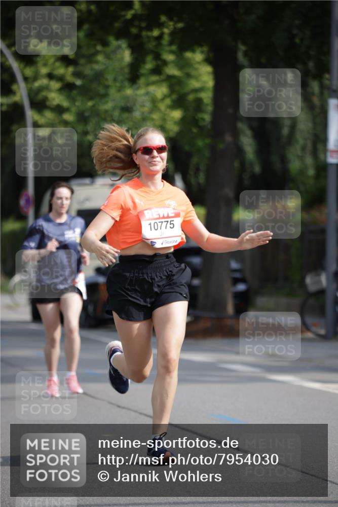 15.06.2025 - REWE Women's Run Jannik Wohlers http://msf.ph/oto/7954030 15.06.2025 08:49:14 Laufen 10775 meine-sportfotos.de