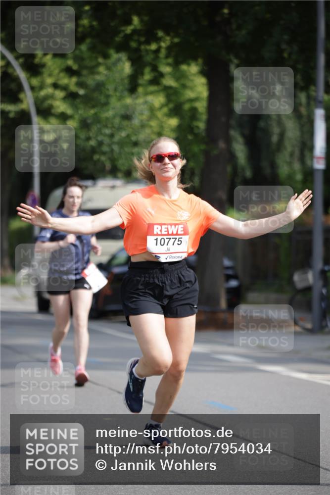 15.06.2025 - REWE Women's Run Jannik Wohlers http://msf.ph/oto/7954034 15.06.2025 08:49:14 Laufen 10775 meine-sportfotos.de