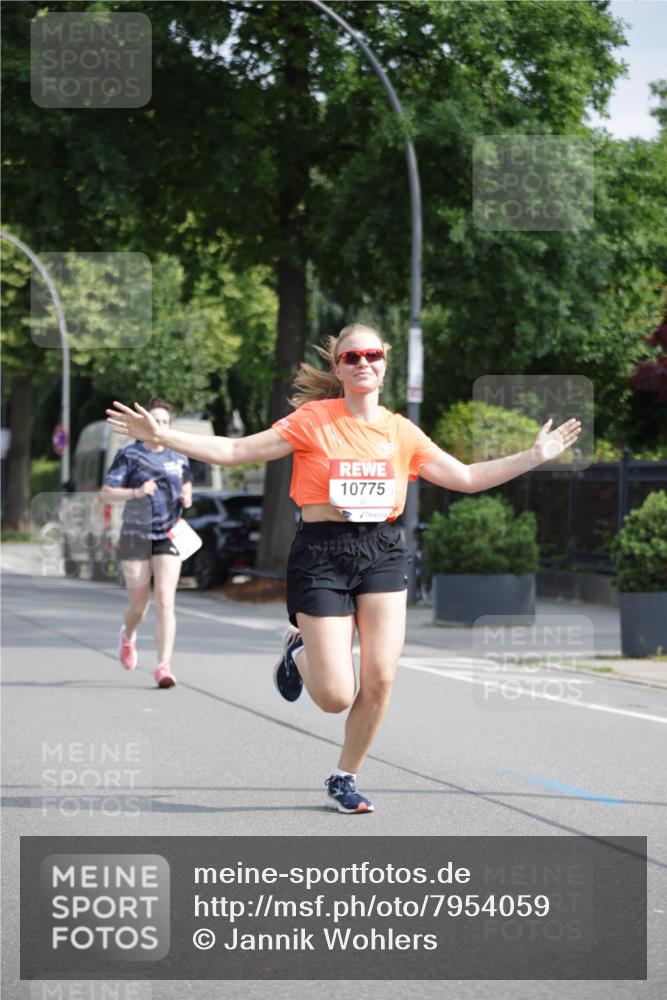 15.06.2025 - REWE Women's Run Jannik Wohlers http://msf.ph/oto/7954059 15.06.2025 08:49:15 Laufen 10775 meine-sportfotos.de