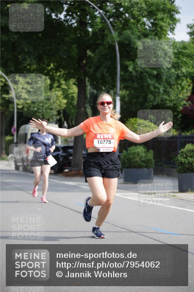 15.06.2025 - REWE Women's Run Jannik Wohlers http://msf.ph/oto/7954062 15.06.2025 08:49:15 Laufen 10775 meine-sportfotos.de