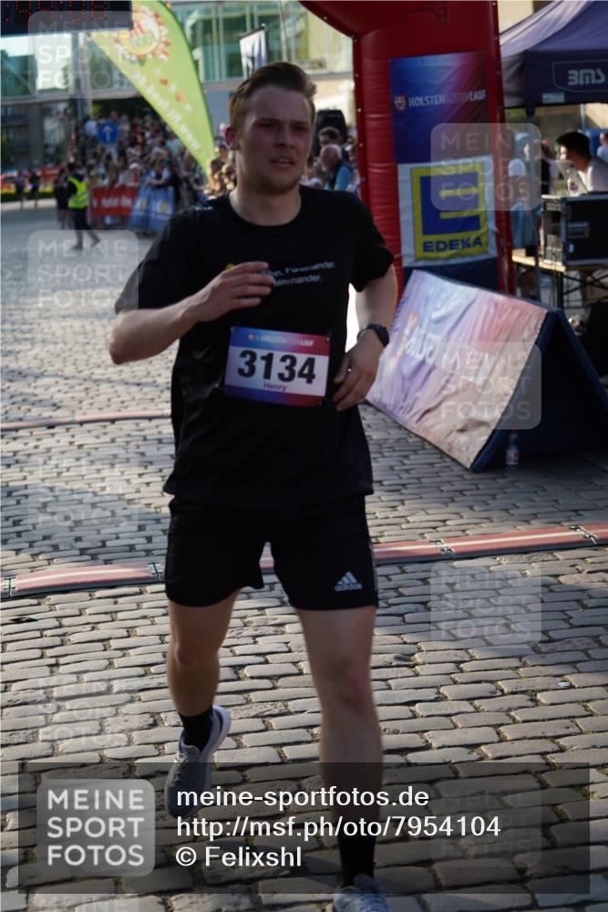 13.06.2025 - Holstenköstenlauf Felixshl http://msf.ph/oto/7954104 13.06.2025 19:44:08 Laufen 2683, 3134 meine-sportfotos.de