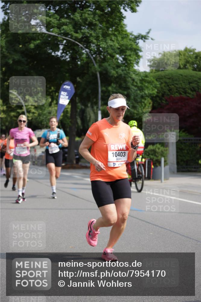 15.06.2025 - REWE Women's Run Jannik Wohlers http://msf.ph/oto/7954170 15.06.2025 08:49:23 Laufen 10197, 10403 meine-sportfotos.de