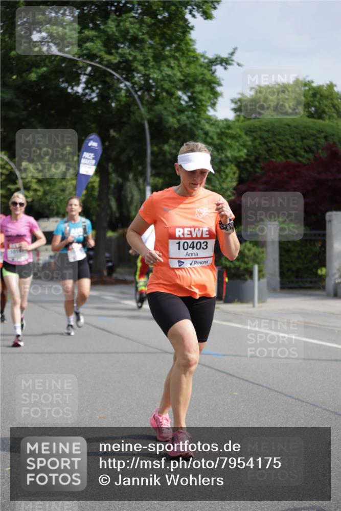 15.06.2025 - REWE Women's Run Jannik Wohlers http://msf.ph/oto/7954175 15.06.2025 08:49:23 Laufen 1019, 10403 meine-sportfotos.de