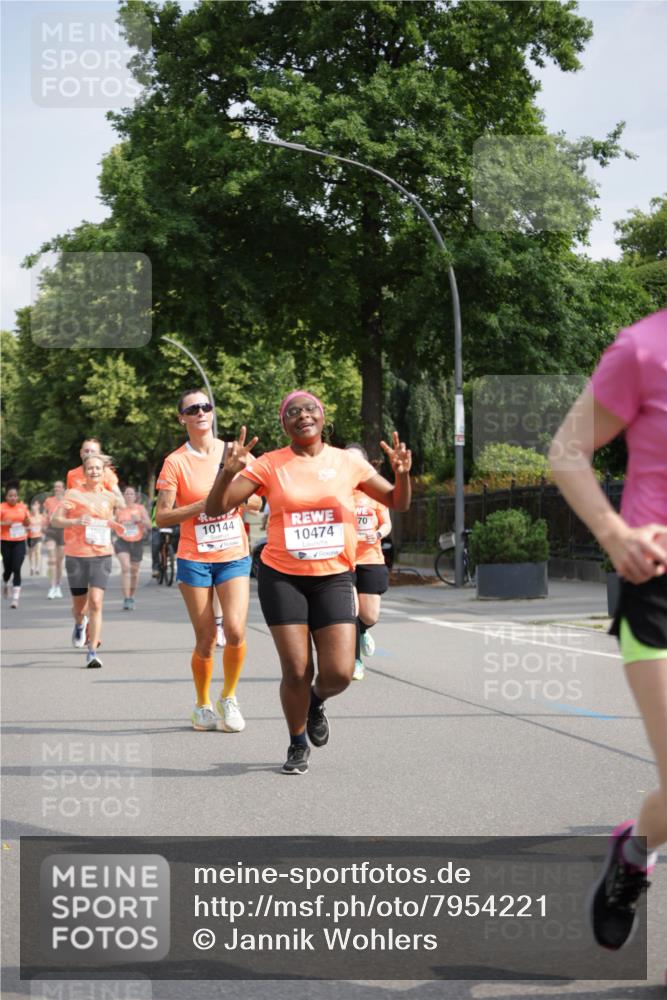 15.06.2025 - REWE Women's Run Jannik Wohlers http://msf.ph/oto/7954221 15.06.2025 08:49:26 Laufen 10144, 10474 meine-sportfotos.de