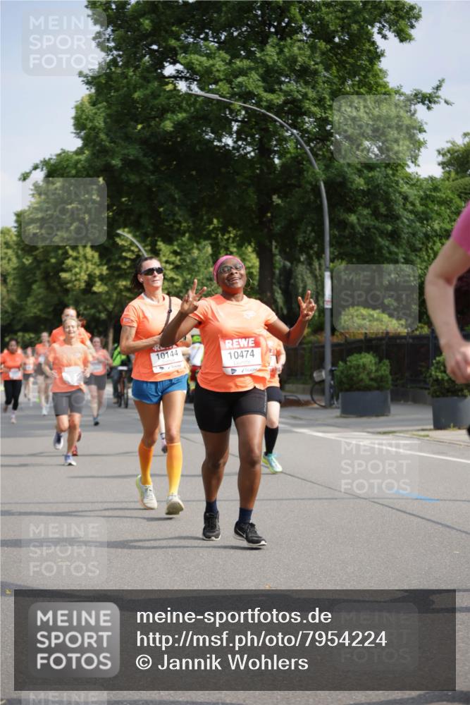 15.06.2025 - REWE Women's Run Jannik Wohlers http://msf.ph/oto/7954224 15.06.2025 08:49:26 Laufen 10144, 10474 meine-sportfotos.de