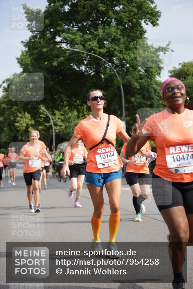 15.06.2025 - REWE Women's Run Jannik Wohlers http://msf.ph/oto/7954258 15.06.2025 08:49:27 Laufen 10156, 10484, 10144, 10770, 10474 meine-sportfotos.de