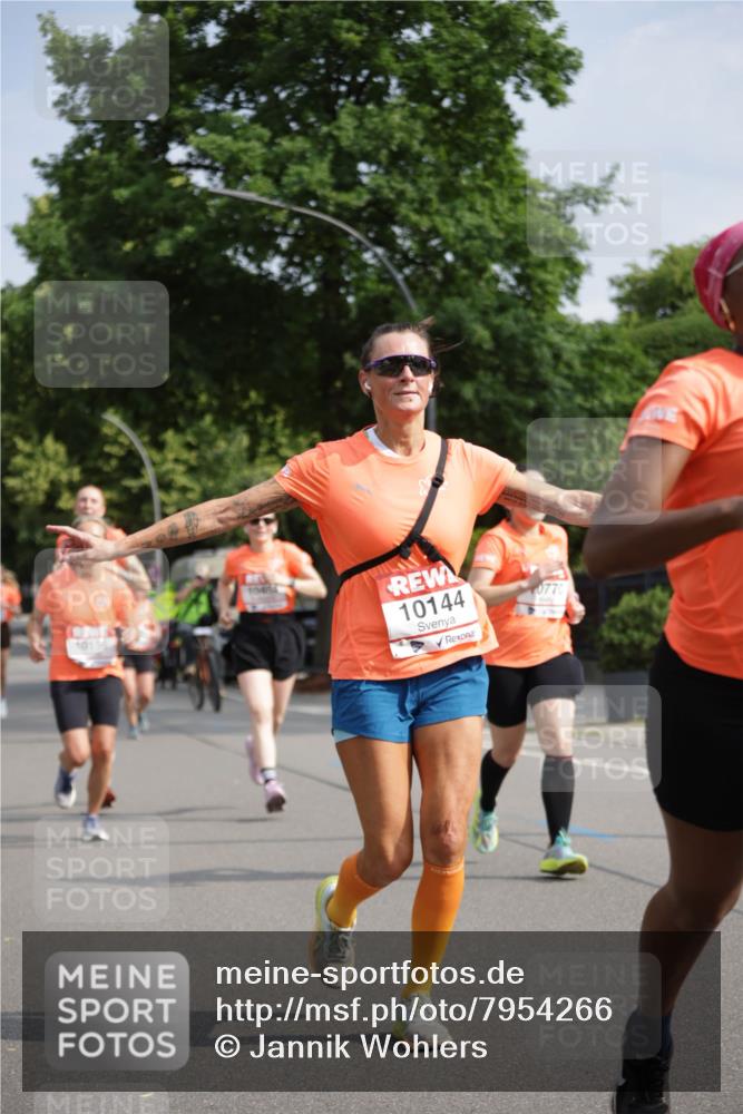 15.06.2025 - REWE Women's Run Jannik Wohlers http://msf.ph/oto/7954266 15.06.2025 08:49:27 Laufen 10144 meine-sportfotos.de