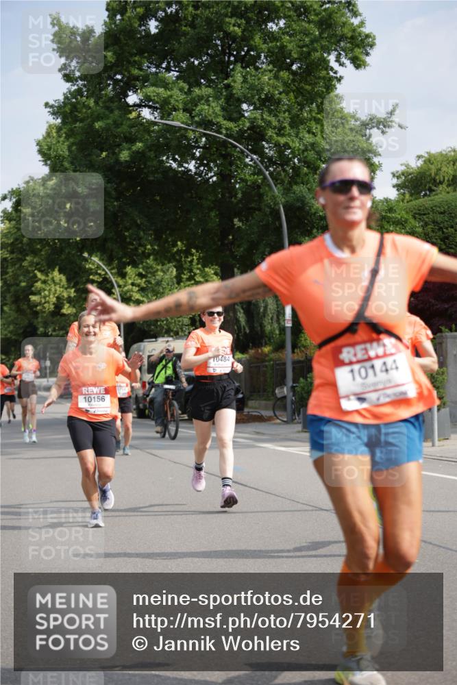 15.06.2025 - REWE Women's Run Jannik Wohlers http://msf.ph/oto/7954271 15.06.2025 08:49:27 Laufen 10156, 0754, 10484, 10144 meine-sportfotos.de