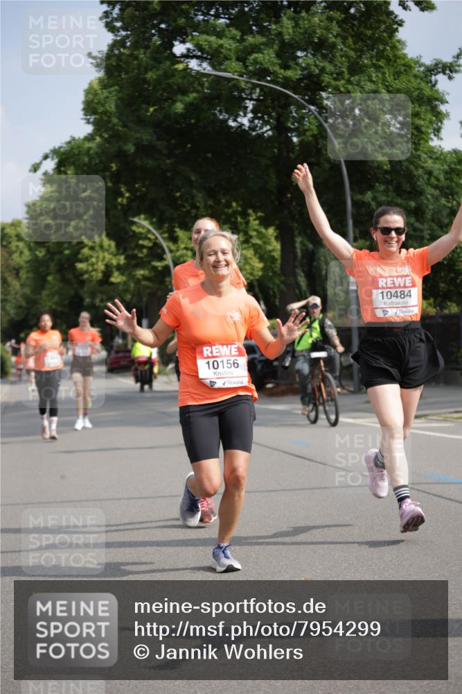 15.06.2025 - REWE Women's Run Jannik Wohlers http://msf.ph/oto/7954299 15.06.2025 08:49:29 Laufen 10156, 10484 meine-sportfotos.de