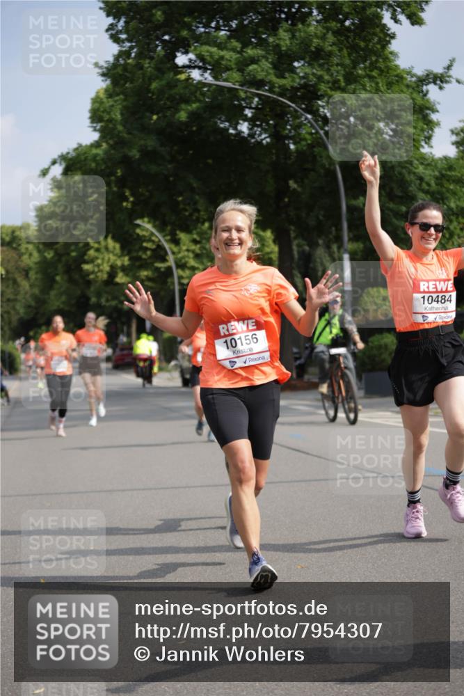 15.06.2025 - REWE Women's Run Jannik Wohlers http://msf.ph/oto/7954307 15.06.2025 08:49:29 Laufen 10156, 10484 meine-sportfotos.de