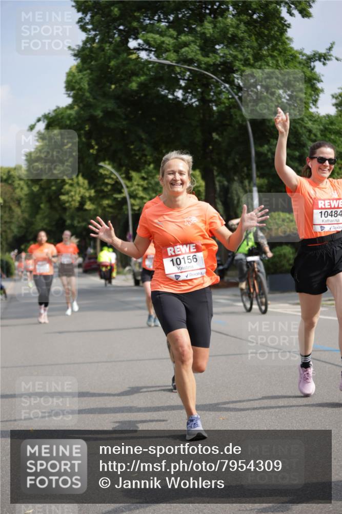 15.06.2025 - REWE Women's Run Jannik Wohlers http://msf.ph/oto/7954309 15.06.2025 08:49:29 Laufen 10156, 10484 meine-sportfotos.de