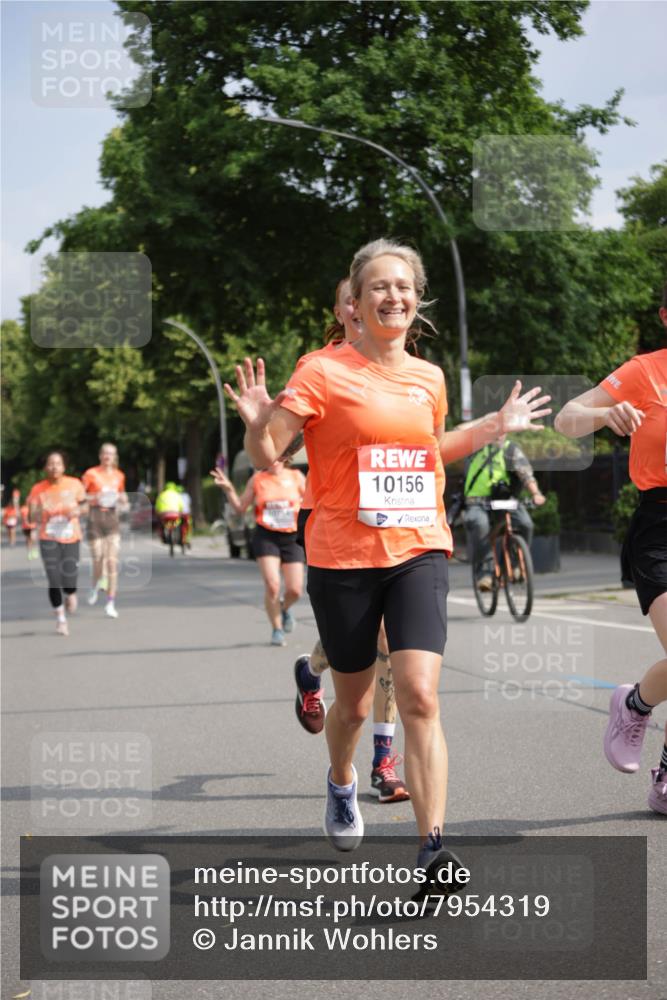 15.06.2025 - REWE Women's Run Jannik Wohlers http://msf.ph/oto/7954319 15.06.2025 08:49:29 Laufen 10156 meine-sportfotos.de