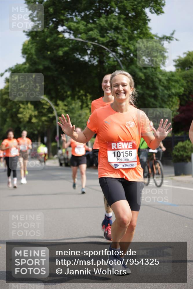15.06.2025 - REWE Women's Run Jannik Wohlers http://msf.ph/oto/7954325 15.06.2025 08:49:29 Laufen 10156 meine-sportfotos.de