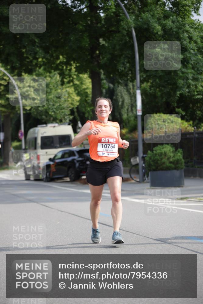 15.06.2025 - REWE Women's Run Jannik Wohlers http://msf.ph/oto/7954336 15.06.2025 08:49:31 Laufen 10754 meine-sportfotos.de