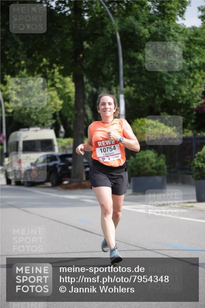 15.06.2025 - REWE Women's Run Jannik Wohlers http://msf.ph/oto/7954348 15.06.2025 08:49:31 Laufen 10754 meine-sportfotos.de