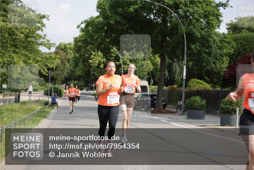 15.06.2025 - REWE Women's Run Jannik Wohlers http://msf.ph/oto/7954354 15.06.2025 08:49:32 Laufen 10615, 10274 meine-sportfotos.de