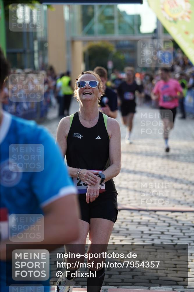 13.06.2025 - Holstenköstenlauf Felixshl http://msf.ph/oto/7954357 13.06.2025 19:44:34 Laufen 2530, 2618, 2681, 3748, 4000 meine-sportfotos.de