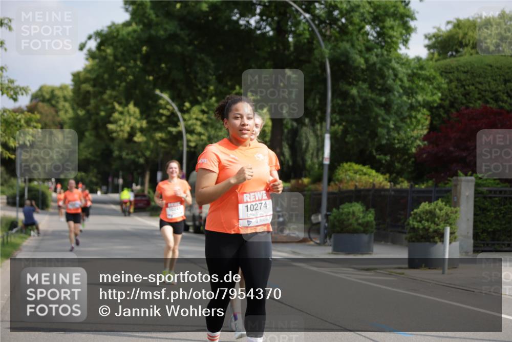 15.06.2025 - REWE Women's Run Jannik Wohlers http://msf.ph/oto/7954370 15.06.2025 08:49:33 Laufen 10241, 10274 meine-sportfotos.de