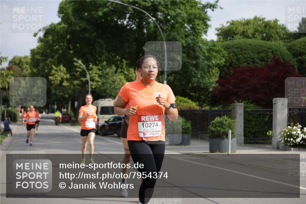 15.06.2025 - REWE Women's Run Jannik Wohlers http://msf.ph/oto/7954374 15.06.2025 08:49:33 Laufen 31, 1024, 10274 meine-sportfotos.de
